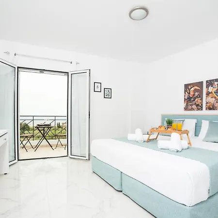 Athinais ヘルソニソス