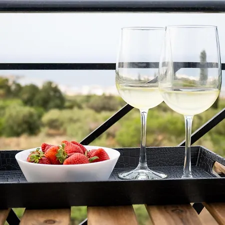 Athinais アパート *