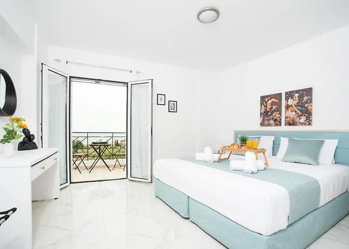 Athinais הרסוניסוס