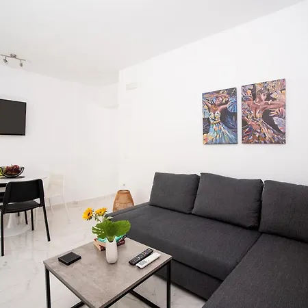 Apartment Athinais *