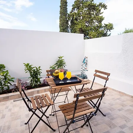 Apartment Athinais *